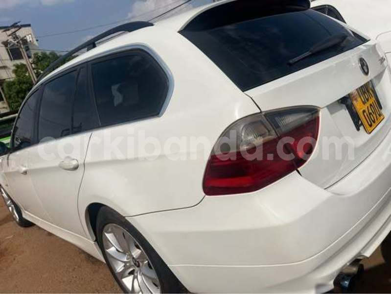 Big with watermark bmw 1 series uganda kampala 24924