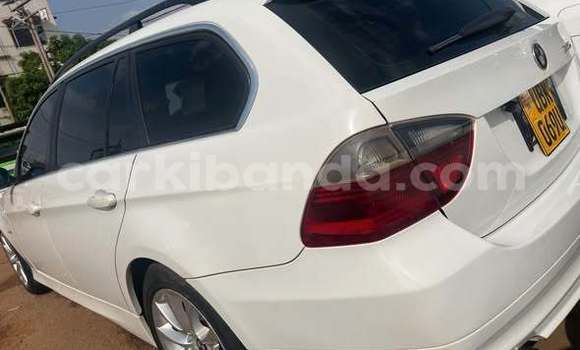 Nunua Ilio tumika BMW 1-Series Nyingine Gari ndani ya Kampala nchini Uganda