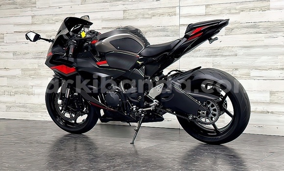 Buy Used Kawasaki Ninja ZX-9R Black Bike in Kampala in Uganda Buy Used Kawasaki Ninja ZX-9R Black Bike in Kampala in Uganda