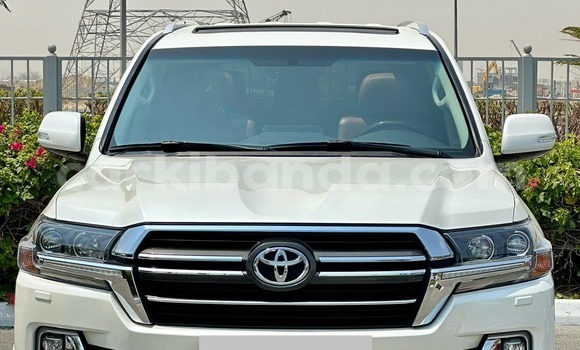 Buy Used Toyota Land Cruiser White Car in Hoima in Uganda