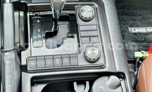 Gura Yakoze Toyota Land Cruiser White Imodoka i Hoima mu Uganda Gura Yakoze Toyota Land Cruiser White Imodoka i Hoima mu Uganda