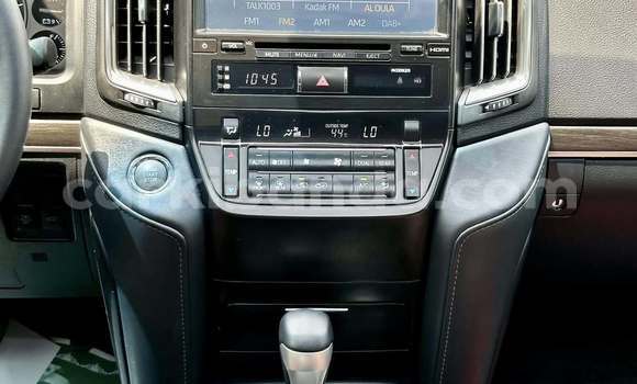 Gura Yakoze Toyota Land Cruiser White Imodoka i Hoima mu Uganda Gura Yakoze Toyota Land Cruiser White Imodoka i Hoima mu Uganda