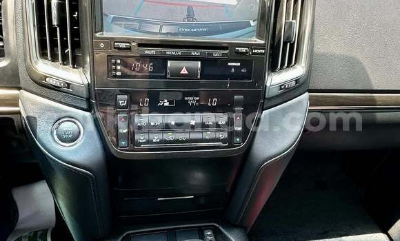 Gura Yakoze Toyota Land Cruiser White Imodoka i Hoima mu Uganda Gura Yakoze Toyota Land Cruiser White Imodoka i Hoima mu Uganda