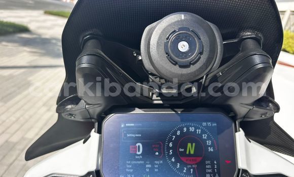 Gura Yakoze Ducati Multistrada Beige Bike i Kampala mu Uganda Gura Yakoze Ducati Multistrada Beige Bike i Kampala mu Uganda