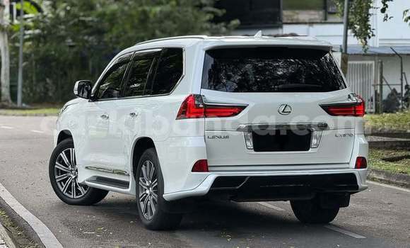 Nunua Ilio tumika Lexus LX 450 Nyeupe Gari ndani ya Kampala nchini Uganda Nunua Ilio tumika Lexus LX 450 Nyeupe Gari ndani ya Kampala nchini Uganda