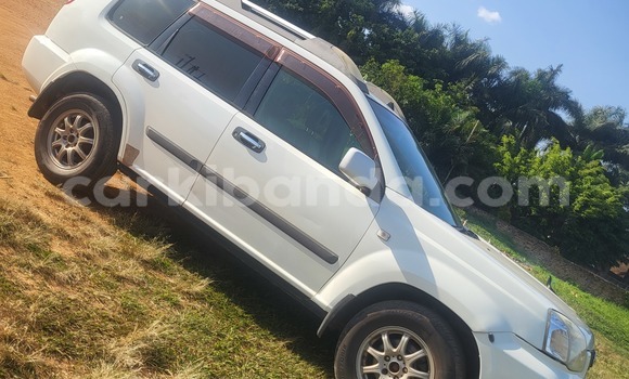 Nunua Ilio tumika Nissan X–Trail Nyeupe Gari ndani ya Kampala nchini Uganda Nunua Ilio tumika Nissan X–Trail Nyeupe Gari ndani ya Kampala nchini Uganda