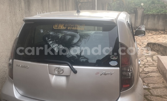 Nunua Ilio tumika Toyota Passo Fedha Gari ndani ya Kampala nchini Uganda Nunua Ilio tumika Toyota Passo Fedha Gari ndani ya Kampala nchini Uganda