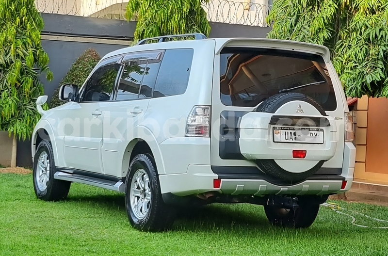 Big with watermark mitsubishi pajero uganda kampala 24972