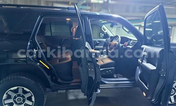Nunua Ilio tumika Toyota 4Runner Nyeusi Gari ndani ya Kampala nchini Uganda Nunua Ilio tumika Toyota 4Runner Nyeusi Gari ndani ya Kampala nchini Uganda