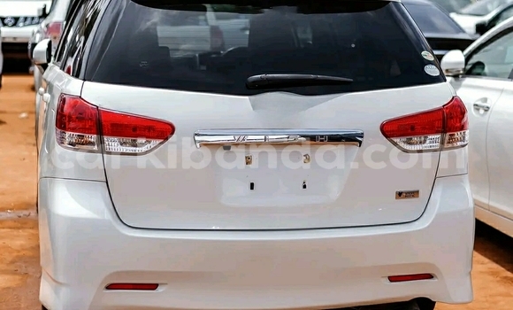 Nunua Ilio tumika Toyota Wish Nyeupe Gari ndani ya Kampala nchini Uganda Nunua Ilio tumika Toyota Wish Nyeupe Gari ndani ya Kampala nchini Uganda