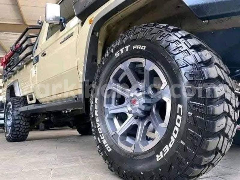 Big with watermark toyota 4runner uganda gulu 24983