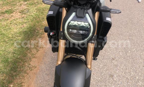 Nunua Ilio tumika Honda CB Beige Bike ndani ya Kampala nchini Uganda