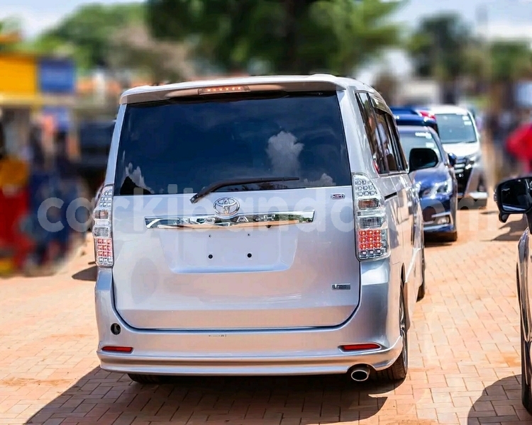 Big with watermark toyota noah uganda kampala 24996