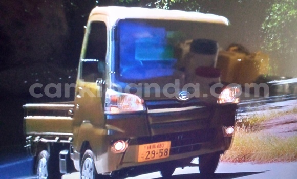 Nunua Ilio tumika Daihatsu Hijet Kijani Gari ndani ya Kampala nchini Uganda
