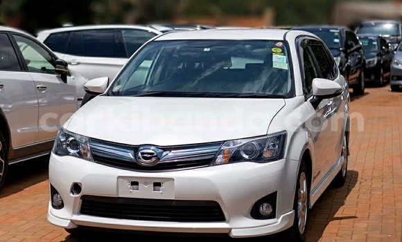 Nunua Ilio tumika Toyota Fielder Nyeupe Gari ndani ya Kampala nchini Uganda Nunua Ilio tumika Toyota Fielder Nyeupe Gari ndani ya Kampala nchini Uganda