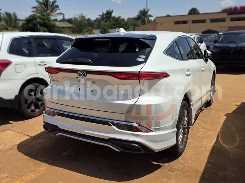 Big with watermark toyota harrier uganda kampala 25000