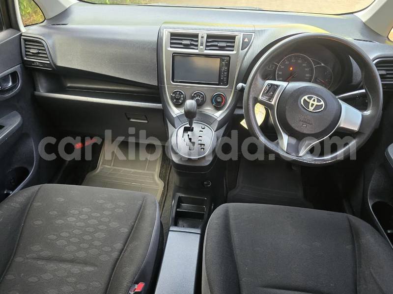 Big with watermark toyota ractis uganda kampala 25001