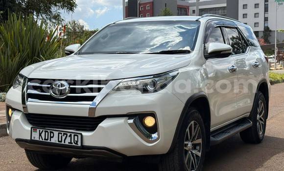 Buy Used Toyota Fortuner White Car in Kampala in Uganda Buy Used Toyota Fortuner White Car in Kampala in Uganda
