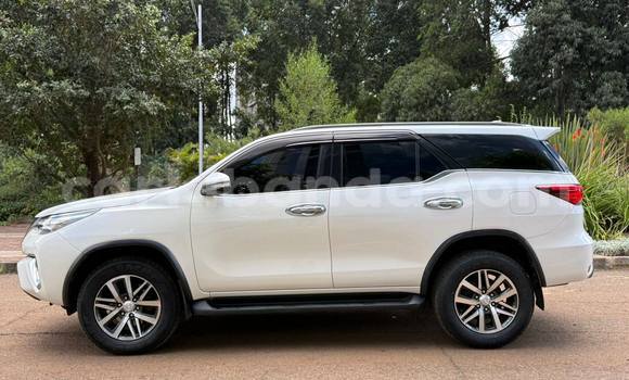 Buy Used Toyota Fortuner White Car in Kampala in Uganda Buy Used Toyota Fortuner White Car in Kampala in Uganda