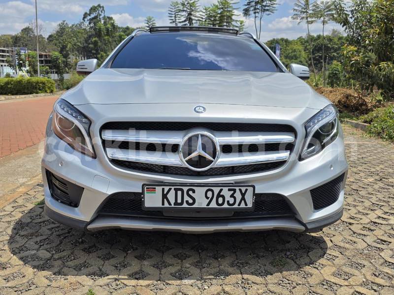 Big with watermark mercedes benz gla klasse uganda kampala 25005