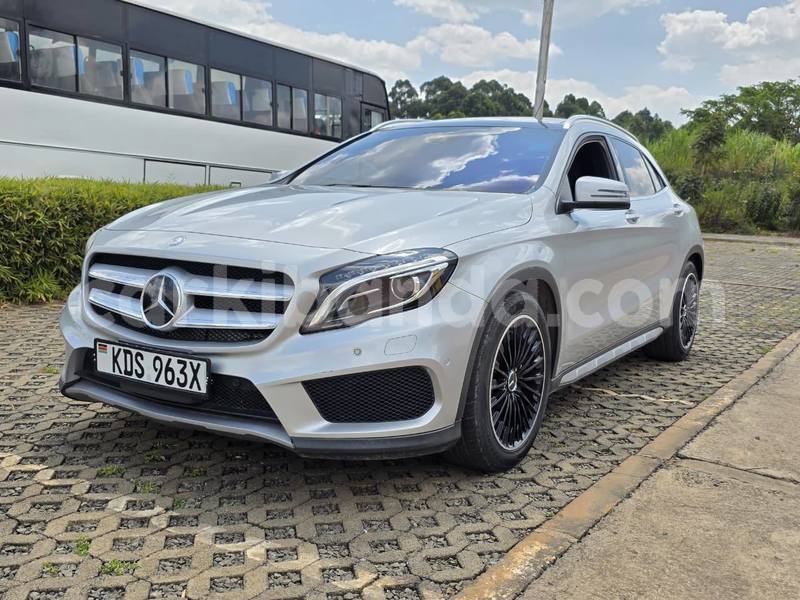 Big with watermark mercedes benz gla klasse uganda kampala 25005
