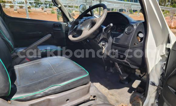 Gura Yakoze Nissan Caravan Other Imodoka i Kampala mu Uganda Gura Yakoze Nissan Caravan Other Imodoka i Kampala mu Uganda