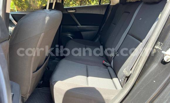 Gura Yakoze Mazda Axela Black Imodoka i Kampala mu Uganda Gura Yakoze Mazda Axela Black Imodoka i Kampala mu Uganda