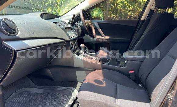 Gura Yakoze Mazda Axela Black Imodoka i Kampala mu Uganda Gura Yakoze Mazda Axela Black Imodoka i Kampala mu Uganda