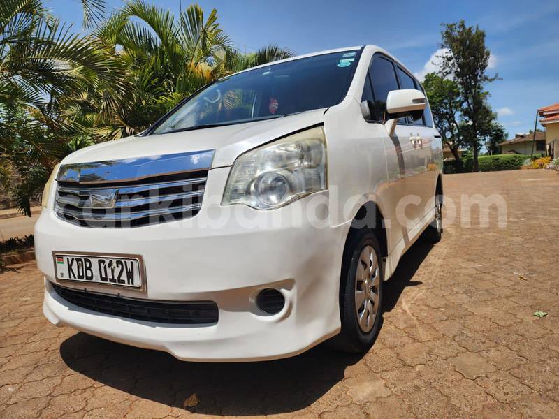 Big with watermark toyota noah uganda kampala 25015