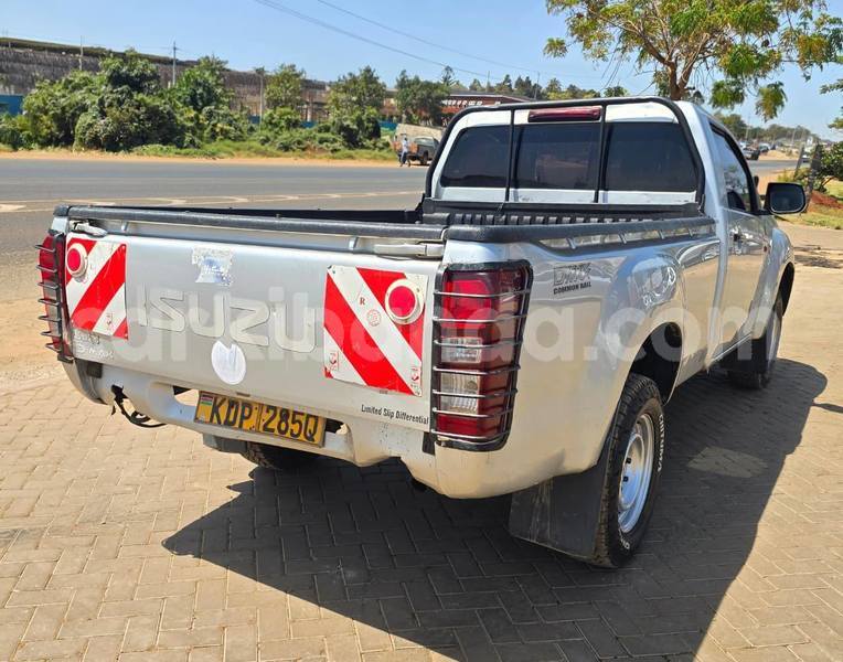 Big with watermark isuzu d max uganda kampala 25017