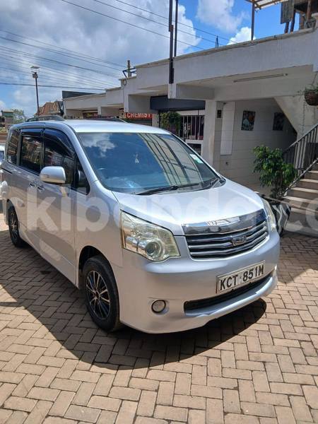 Big with watermark toyota noah uganda kampala 25018