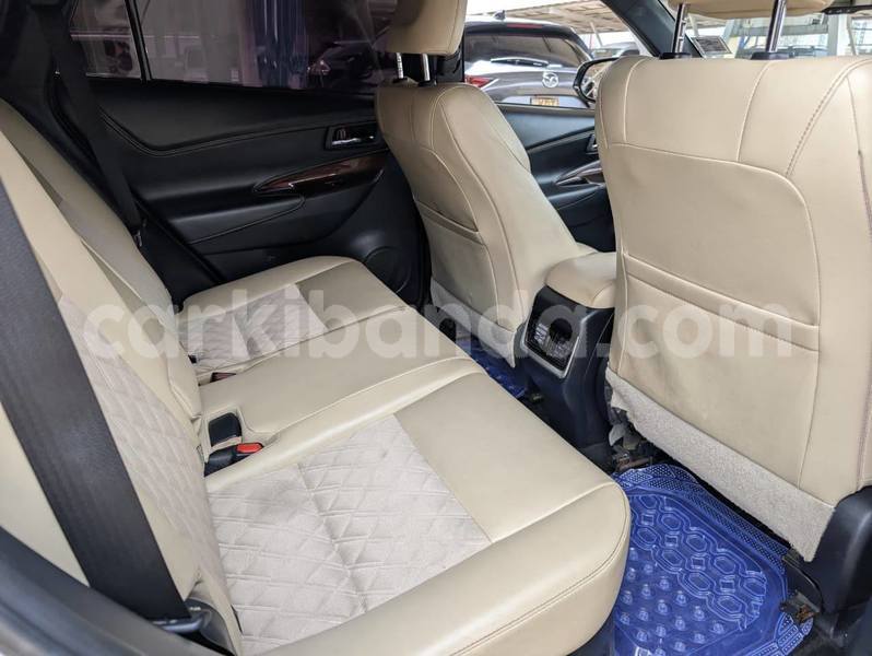 Big with watermark toyota harrier uganda kampala 25041