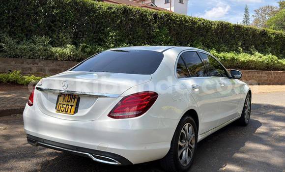 Buy Used Mercedes‒Benz W100 White Car in Kampala in Uganda Buy Used Mercedes‒Benz W100 White Car in Kampala in Uganda