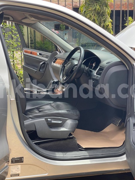 Big with watermark volkswagen touareg uganda kampala 25047