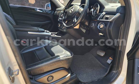 Gura Yakoze Mercedes‒Benz ML–Class White Imodoka i Kampala mu Uganda Gura Yakoze Mercedes‒Benz ML–Class White Imodoka i Kampala mu Uganda