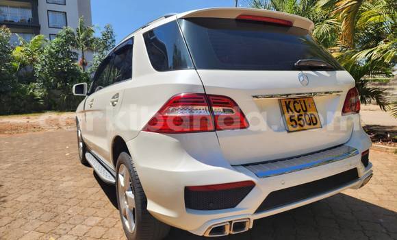 Gura Yakoze Mercedes‒Benz ML–Class White Imodoka i Kampala mu Uganda Gura Yakoze Mercedes‒Benz ML–Class White Imodoka i Kampala mu Uganda