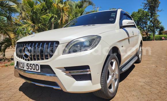Gura Yakoze Mercedes‒Benz ML–Class White Imodoka i Kampala mu Uganda Gura Yakoze Mercedes‒Benz ML–Class White Imodoka i Kampala mu Uganda