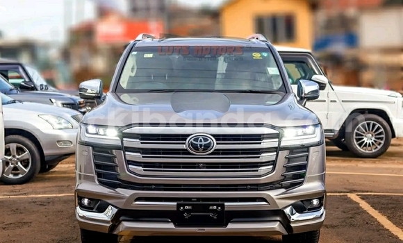 Buy Used Toyota Land Cruiser Brown Car in Kampala in Uganda Buy Used Toyota Land Cruiser Brown Car in Kampala in Uganda