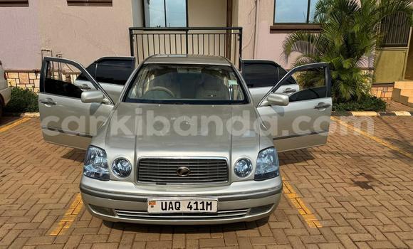 Gura Yakoze Toyota Progres Silver Imodoka i Kampala mu Uganda