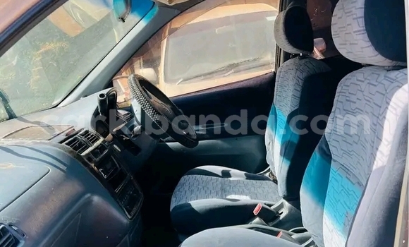 Gura Yakoze Toyota Ipsum White Imodoka i Bugembe mu Eastern Gura Yakoze Toyota Ipsum White Imodoka i Bugembe mu Eastern