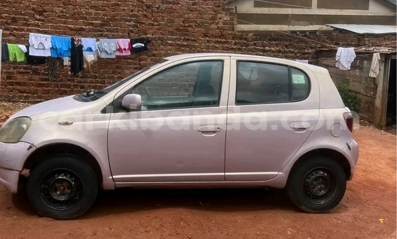 Gura Yakoze Toyota Vitz Other Imodoka i Bugembe mu Eastern Gura Yakoze Toyota Vitz Other Imodoka i Bugembe mu Eastern