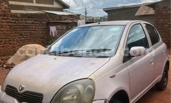 Gura Yakoze Toyota Vitz Other Imodoka i Bugembe mu Eastern Gura Yakoze Toyota Vitz Other Imodoka i Bugembe mu Eastern