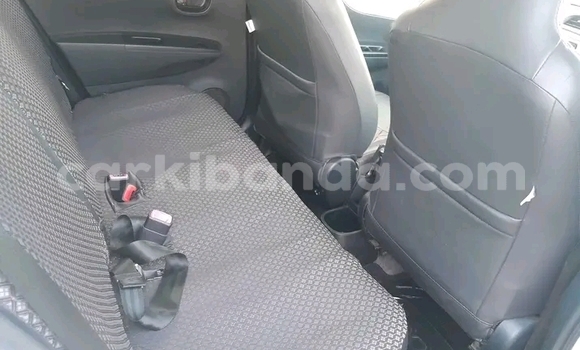 Gura Yakoze Toyota Vitz Other Imodoka i Bugembe mu Eastern Gura Yakoze Toyota Vitz Other Imodoka i Bugembe mu Eastern