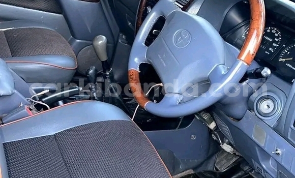 Gura Yakoze Toyota Land Cruiser Other Imodoka i Bugiri mu Eastern Gura Yakoze Toyota Land Cruiser Other Imodoka i Bugiri mu Eastern