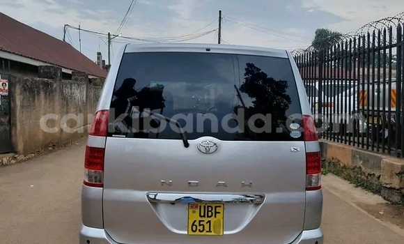 Gura Yakoze Toyota Noah Other Imodoka i Bugiri mu Eastern Gura Yakoze Toyota Noah Other Imodoka i Bugiri mu Eastern