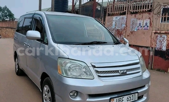 Gura Yakoze Toyota Noah Other Imodoka i Bugiri mu Eastern Gura Yakoze Toyota Noah Other Imodoka i Bugiri mu Eastern