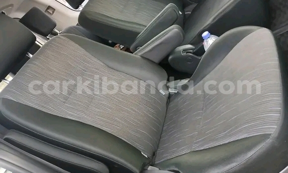 Buy Used Toyota Noah White Car in Bugembe in Eastern