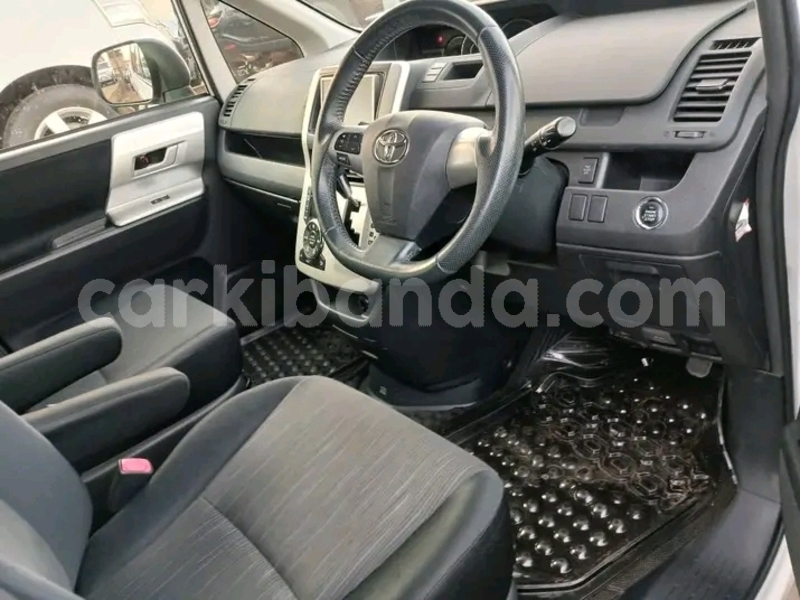 Big with watermark toyota noah eastern bugembe 25092