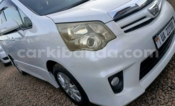 Gura Yakoze Toyota Noah White Imodoka i Bugembe mu Eastern Gura Yakoze Toyota Noah White Imodoka i Bugembe mu Eastern