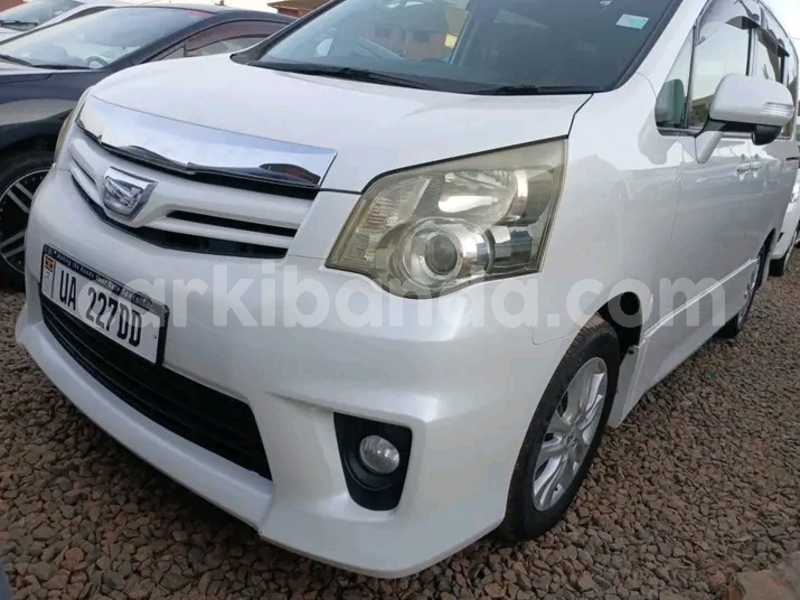 Big with watermark toyota noah eastern bugembe 25092